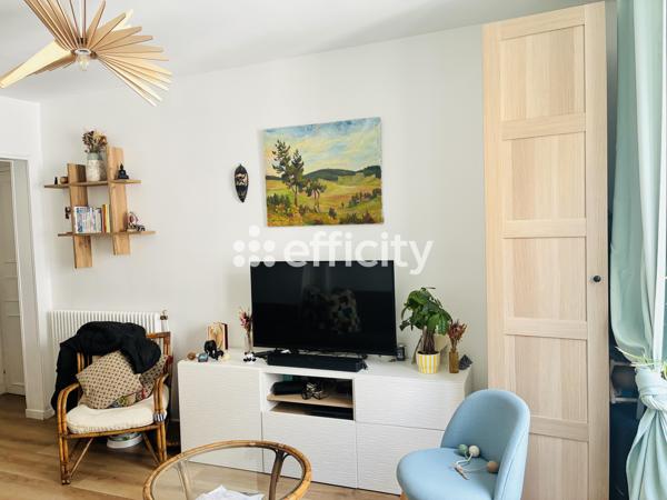 Appartement
         3 pièces
        - 55 m² 530 000 € *