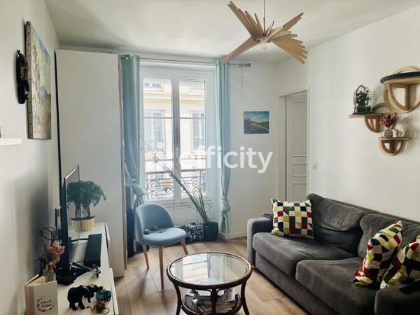 Appartement
         3 pièces
        - 55 m² 530 000 € *