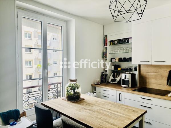 Appartement
         3 pièces
        - 55 m² 530 000 € *