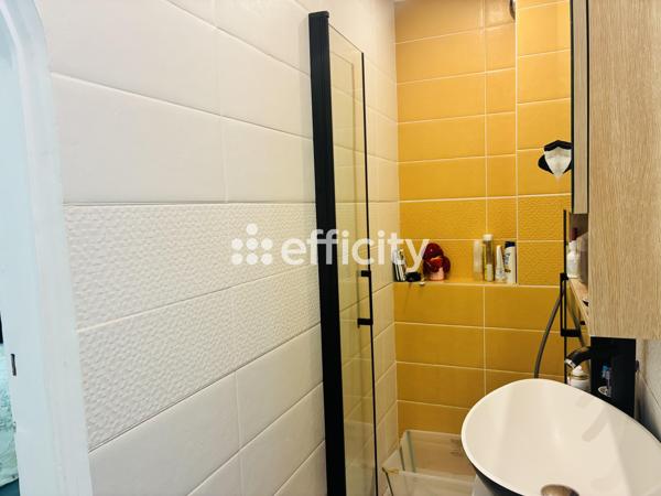 Appartement
         3 pièces
        - 55 m² 530 000 € *