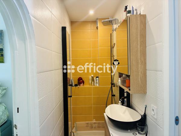 Appartement
         3 pièces
        - 55 m² 530 000 € *