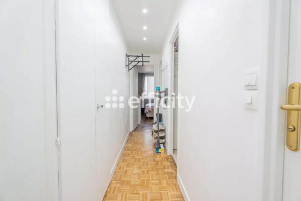 Appartement
         4 pièces
        - 72 m² 414 000 € *