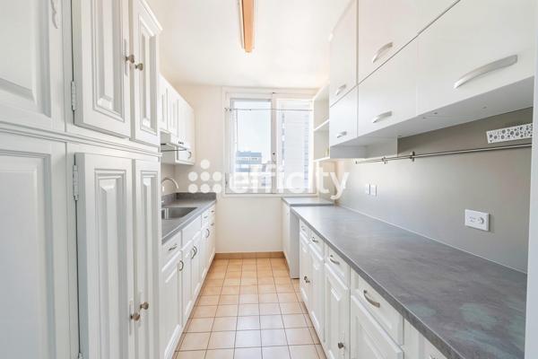 Appartement
         4 pièces
        - 72 m² 414 000 € *