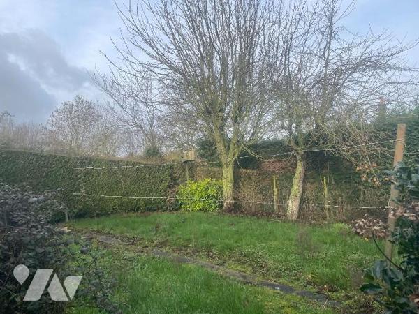 A VENDRE A STEENVOORDE DANS LE NORD (59) - MAISON SEMI-PLAIN-PIED - UNE MITOYENNETE AVEC JARDIN...