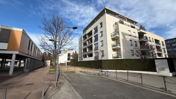 Appartement à vendre 5 pièces de 114m² LYON 3EME ARRONDISSEMENT (69) 📍 Dpt Rhône (69) – Lyon 3ème – Rue de Montbrillant