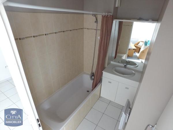 Appartement à louer 2 pièces 39.95m² Issoire (63500)
