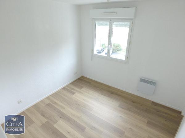 Appartement à louer 2 pièces 39.95m² Issoire (63500)