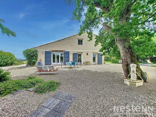 A Vendre Maison en pierre rénovée de 185 m² avec piscine et double garage au coeur de la campagne Condomoise