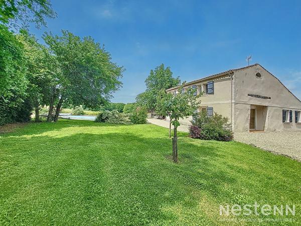 A Vendre Maison en pierre rénovée de 185 m² avec piscine et double garage au coeur de la campagne Condomoise