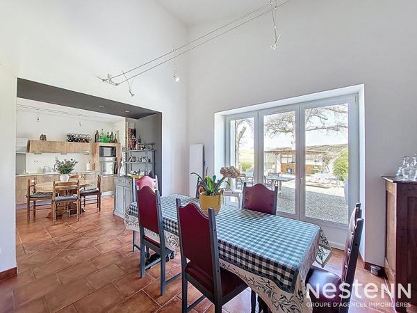 A Vendre Maison en pierre rénovée de 185 m² avec piscine et double garage au coeur de la campagne Condomoise