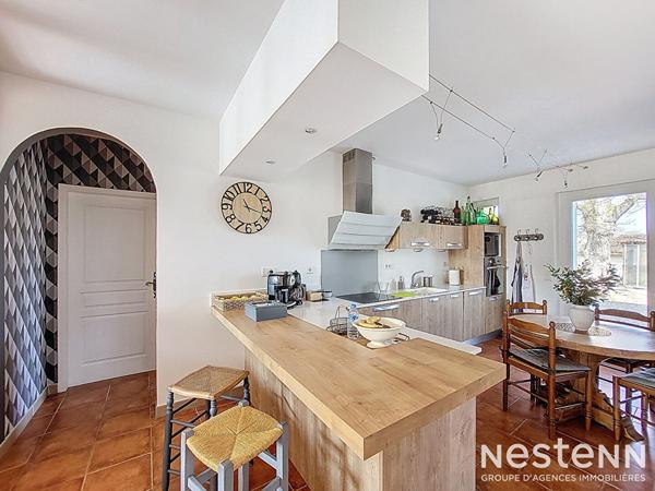 A Vendre Maison en pierre rénovée de 185 m² avec piscine et double garage au coeur de la campagne Condomoise