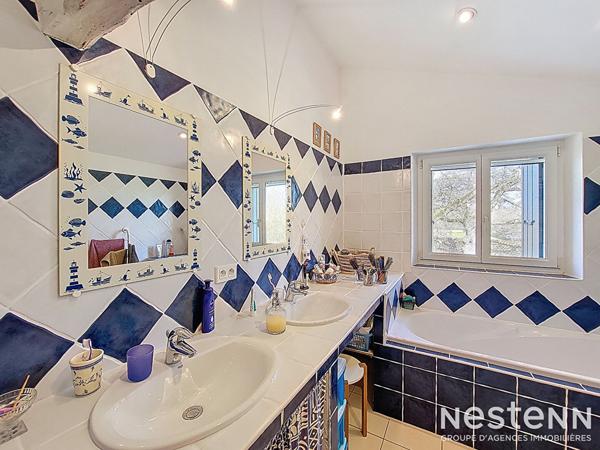 A Vendre Maison en pierre rénovée de 185 m² avec piscine et double garage au coeur de la campagne Condomoise