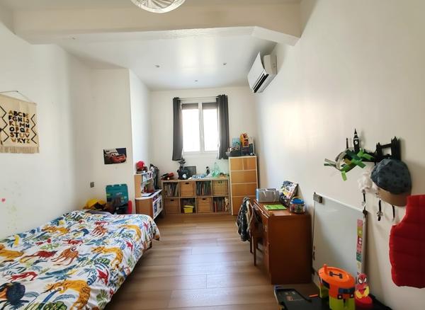 Arles (13200) Lumineuse Maison type loft