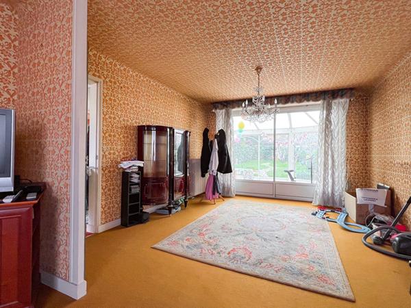 A vendre - Maison familiale de 123 m², 3 chambres, avec jardin sur belle parcelle de 600 m² avec garage et hangar de 115 m²