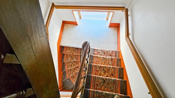 Maison de bourg avec grange et petit terrain – Besson (03)