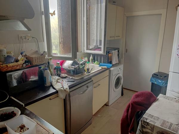Immeuble à CANCON. Immeuble de rapport composé de deux appartements T3. Venez découvrir cet immeuble composé d'un appartement de 60,12m2 actuellement loué 450€ charges comprises depuis le 22/02/2016. Cet appartement comprend deux chambres et un jardin ain , Cancon