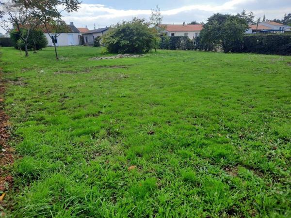 Terrain à Batir à vendre à Legé en Loire-Atlantique (44650), ref : 85091-5101