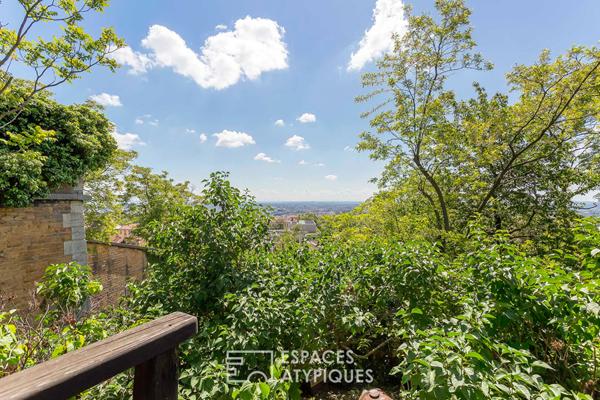 Appartement bourgeois en plein coeur de saint just avec jardin privatif