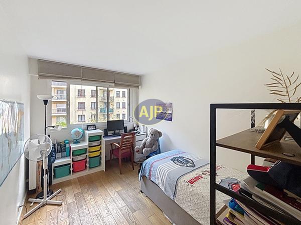 Appartement à vendre Paris 15eme - 3 pièces, 69m² avec 2 chambre(s) à 630 000€ - AJP Immobilier Paris 15 - Agence Pernet
