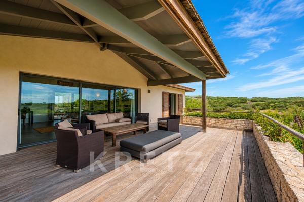 Maison d'architecte avec vue sur la mer au Domaine de Spérone