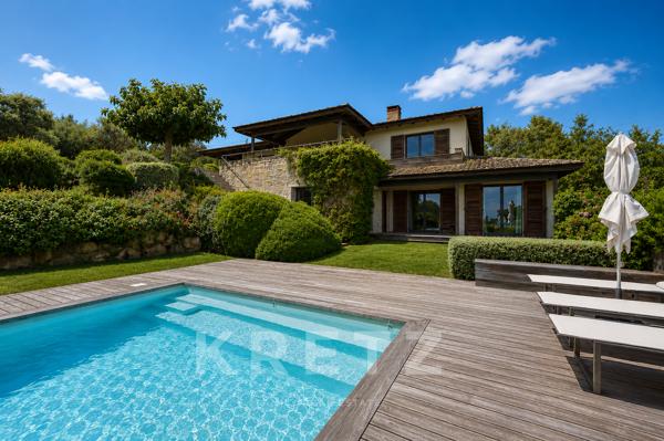 Maison d'architecte avec vue sur la mer au Domaine de Spérone
