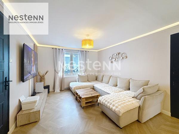 Maison moderne et chaleureuse de 120 m² à Marck comprenant 4 chambres spacieuses, un jardin et un double garage.