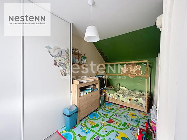 Maison moderne et chaleureuse de 120 m² à Marck comprenant 4 chambres spacieuses, un jardin et un double garage.