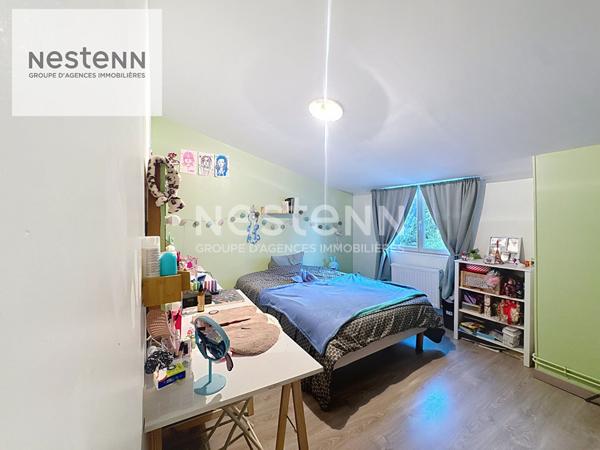 Maison moderne et chaleureuse de 120 m² à Marck comprenant 4 chambres spacieuses, un jardin et un double garage.