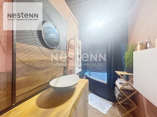 Maison moderne et chaleureuse de 120 m² à Marck comprenant 4 chambres spacieuses, un jardin et un double garage.