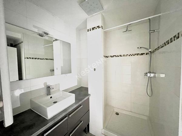 Appartement Gare d'HYERES - T2 - Balcon- Stationnement