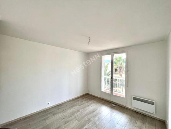 Appartement Gare d'HYERES - T2 - Balcon- Stationnement