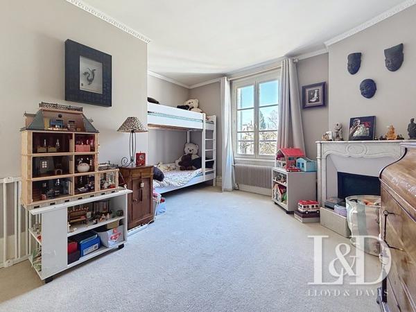 Garches - Maison de ville lumineuse – Emplacement idéal, tout à pied !