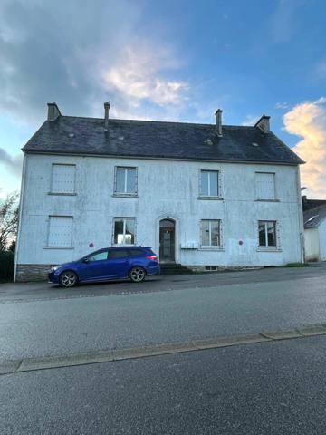 Maison à vendre    9 pièces •  Spézet