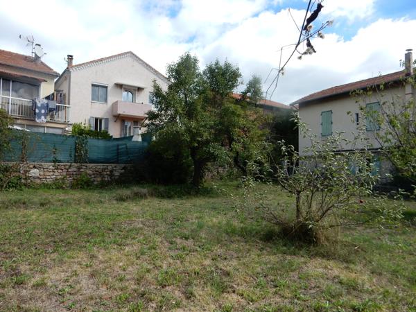 Maison EN Pierre Avec 2 Appartements - Garage - Grand Terrain