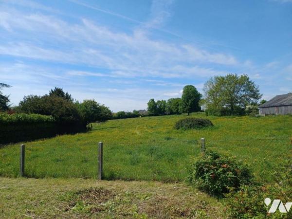 CONDE EN NORMANDIE - MAISON DE CARACTERE A RENOVER
