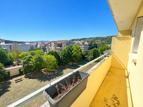 Appartement 4 pièce(s) 2 chambre(s) 67 m²