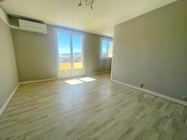 Appartement 4 pièce(s) 2 chambre(s) 67 m²
