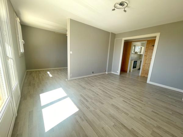 Appartement 4 pièce(s) 2 chambre(s) 67 m²