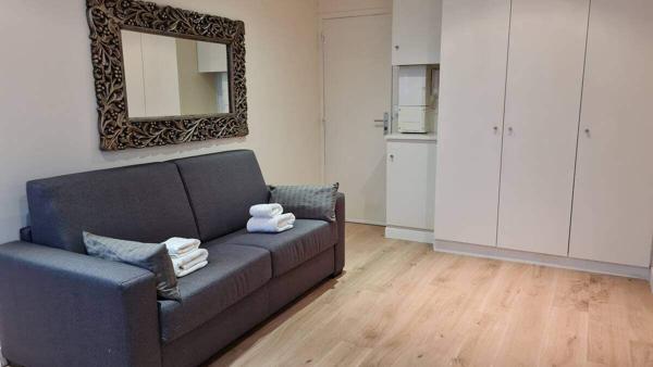 Secteur Vavin - Charmant studio en étage élevé, meublé