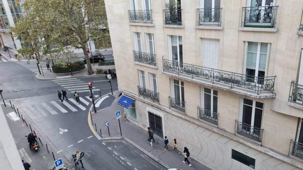 Secteur Vavin - Charmant studio en étage élevé, meublé