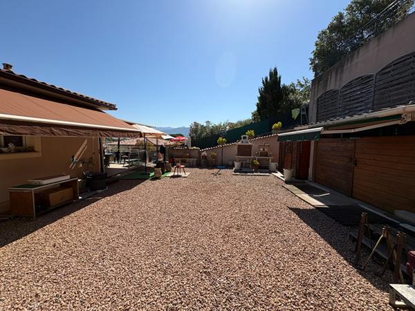 Maison 5 pièces 169.99 m2