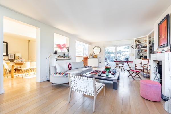 Très belle maison familiale avec 6 chambres, terrasse et jardin.