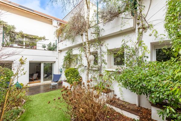 Très belle maison familiale avec 6 chambres, terrasse et jardin.
