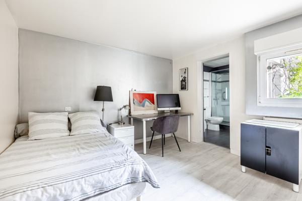 Très belle maison familiale avec 6 chambres, terrasse et jardin.