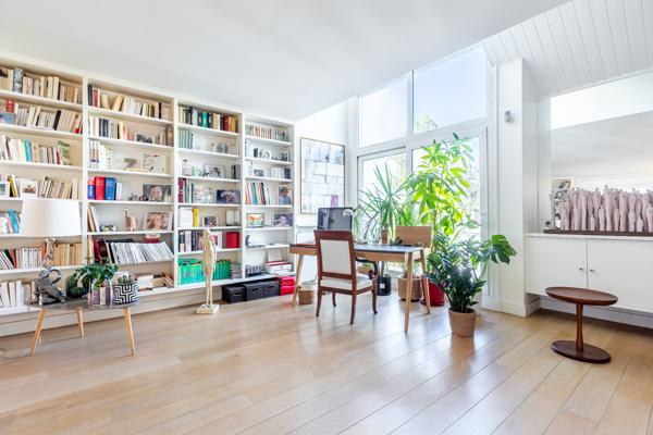 Très belle maison familiale avec 6 chambres, terrasse et jardin.