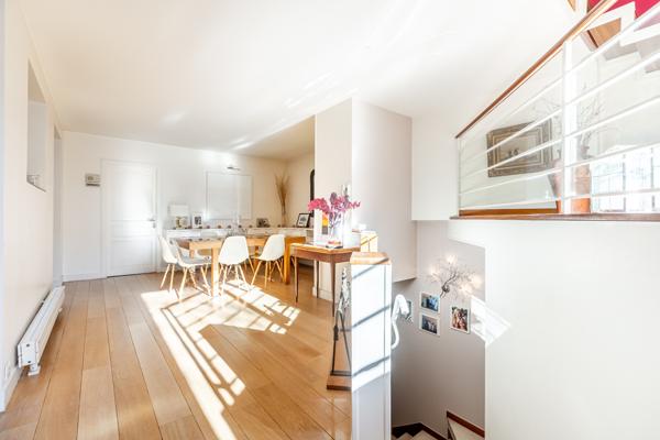 Très belle maison familiale avec 6 chambres, terrasse et jardin.
