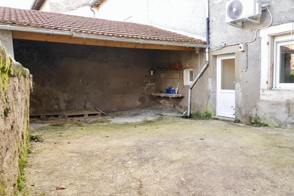 MAISON DE VILLE AVEC GARAGE ET JARDIN 87 900 €
