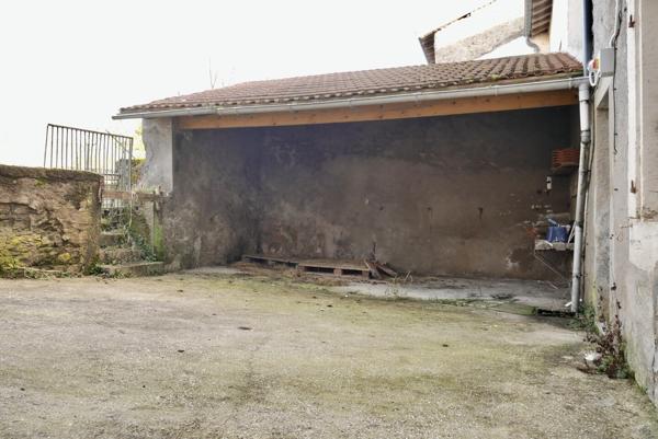 MAISON DE VILLE AVEC GARAGE ET JARDIN 87 900 €