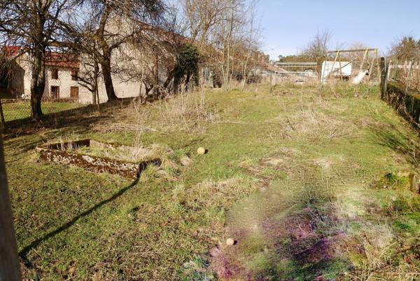 MAISON DE VILLE AVEC GARAGE ET JARDIN 87 900 €