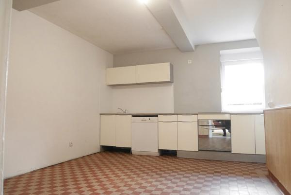 MAISON DE VILLE AVEC GARAGE ET JARDIN 87 900 €